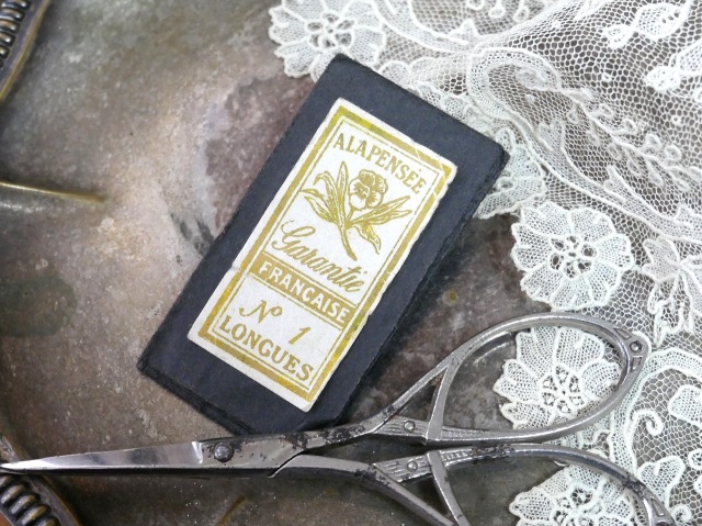 ２：フランスアンティーク　枯れた布花　パーツ　ブロカント　ハンドメイド素材 2：フランスアンティーク 枯れた布花 パーツ ブロカント ハンドメイド素材